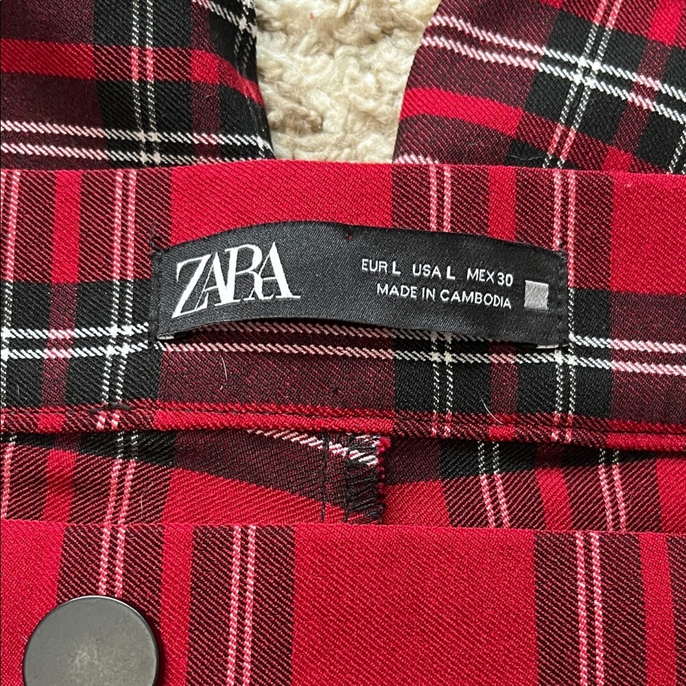 Zara Red and Black Tartan Plaid Pull On Skinny Pants - Size Large - Picture 14 of 15